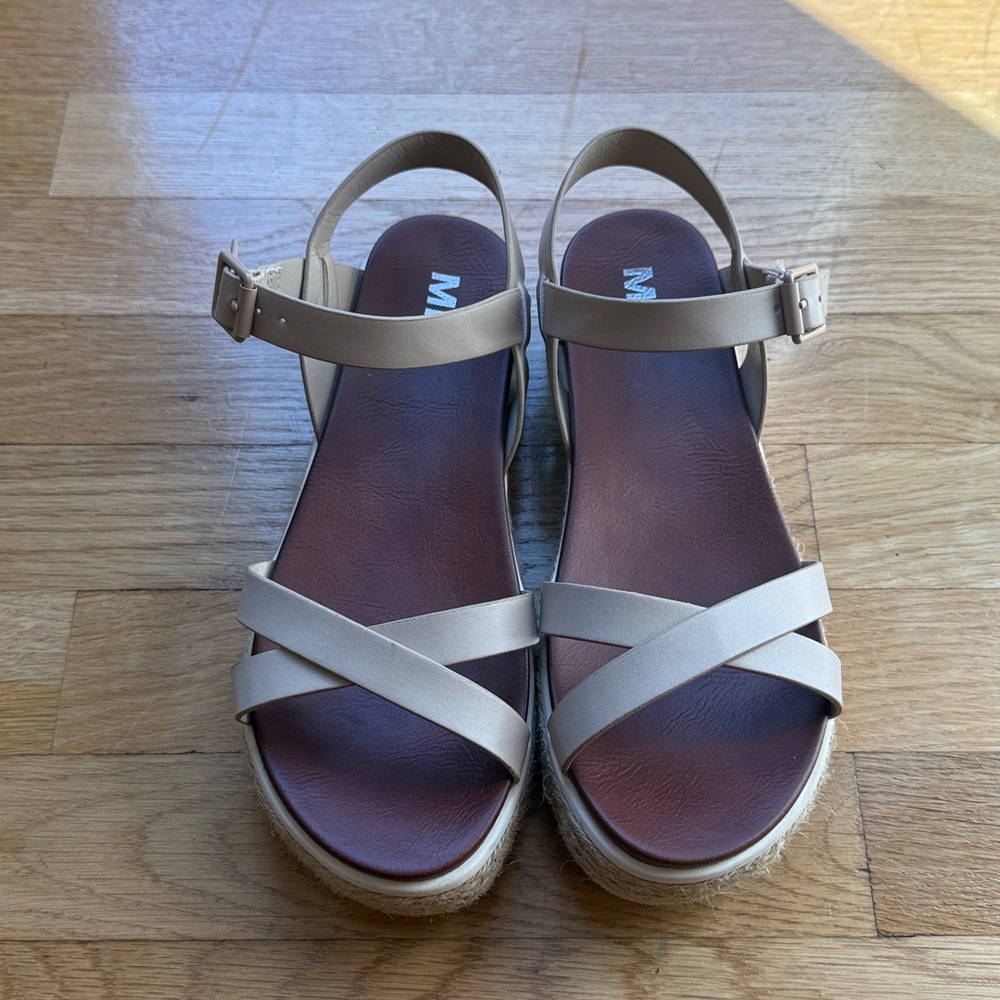 MIA Women's Cream Strappy Sandals - Picture 3 of 5